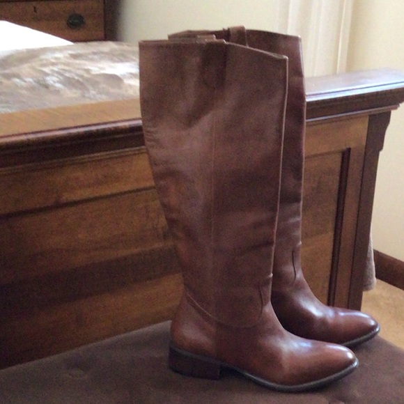 Donald J Pliner Prima 21 leather Riding Boot, Size 7M - Picture 3 of 9